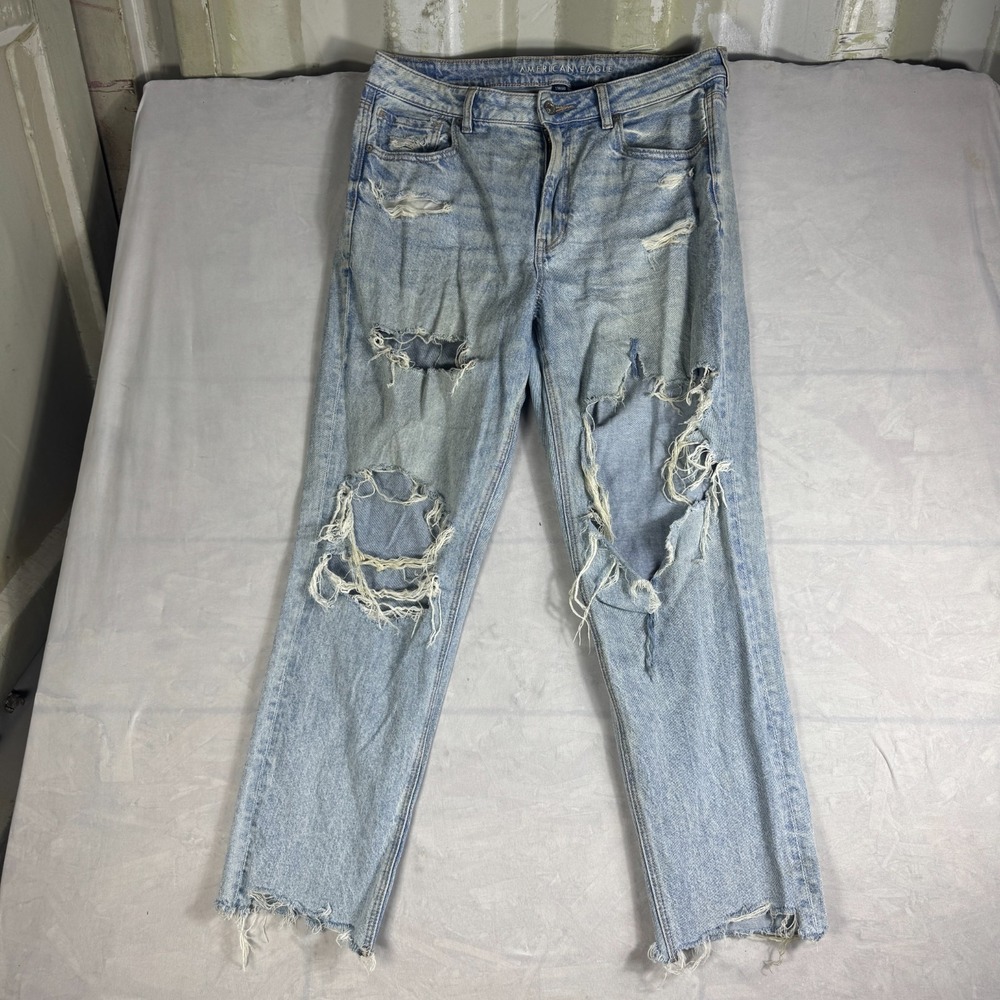American Eagle Strigid Womens Mom Jeans Light Blue Distressed Shredded Knee 14